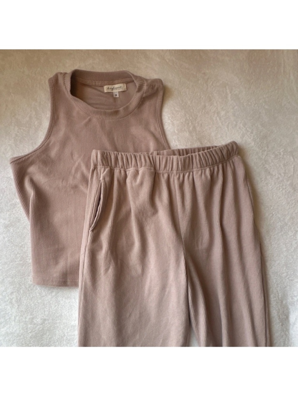 Daydream Berkshire Homewear Ribbed Knit Beige Tank & Pants Set Size M soft pjs